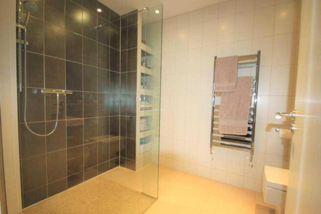 En-suite shower