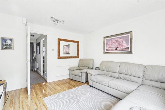 Middlesborough Close, Stevenage photo 4