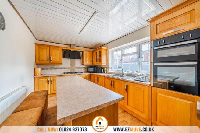 7 bed Semi-Detached for sale Image 6