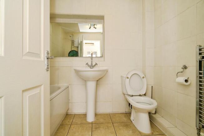 4 bed Semi-Detached for sale Image 12