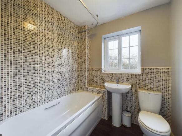 3 bed House for sale Image 5