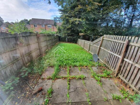 2 bed Terraced to rent Image 8
