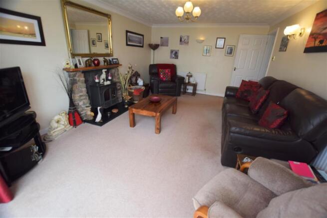 Living Room 2.jpg