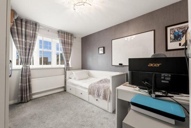 4 bed Detached for sale Image 11