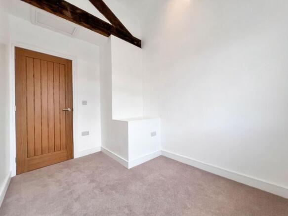 2 bed Terraced to rent Image 8