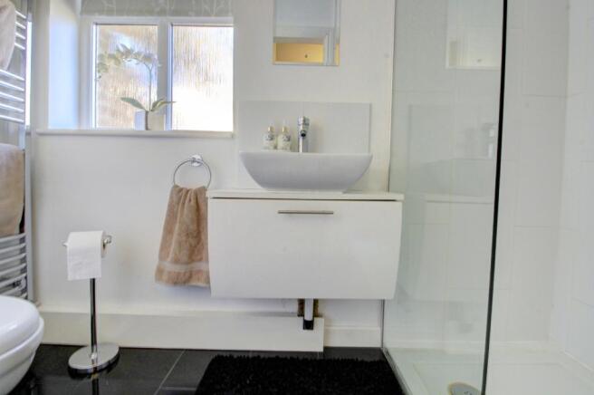 EN SUITE