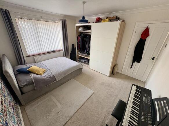 3 bed Semi-Detached for sale Image 12