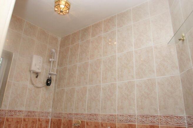 5 bed House Share to rent Image 11