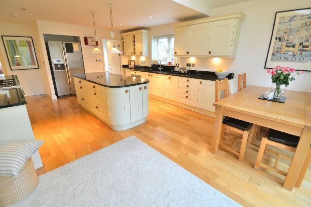 Dining/Living Kitche