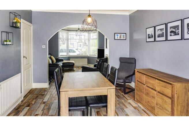 Lounge/Dining Room