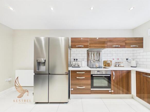 4 bed Detached for sale Image 6