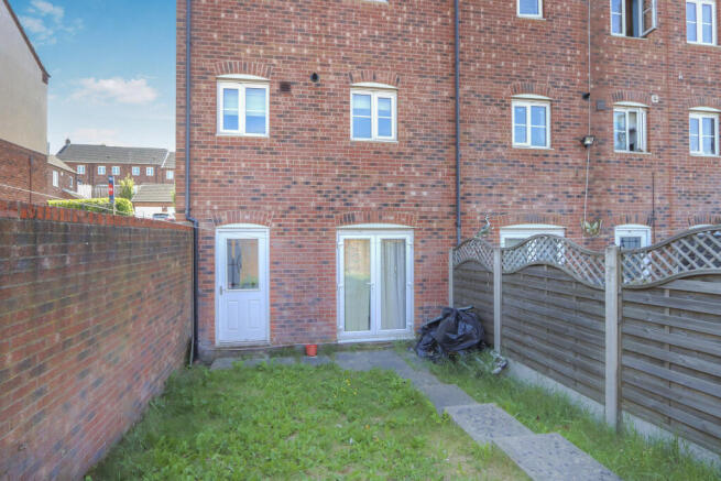 4 bed Terraced for sale Image 8
