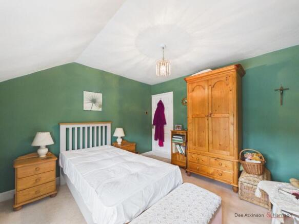 2 bed Cottage for sale Image 12
