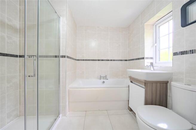 4 bed Detached for sale Image 6