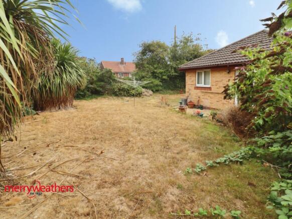 2 bed Detached Bungalow for sale Image 12