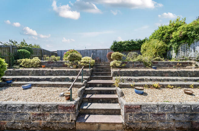 1313016-7-6852ba9...