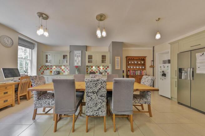 7 bed Detached for sale Image 7