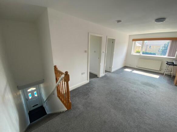 2 bed Flat to rent Image 12