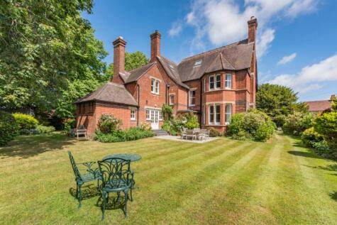 Whyke Road, Chichester, West Sussex