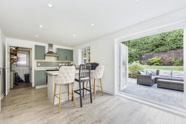 4 bed Detached for sale Image 5