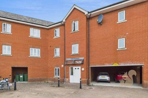Salamanca Way, Colchester, CO2
