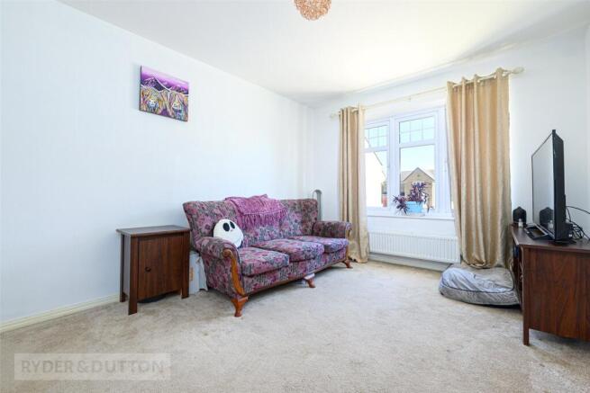 3 bed Semi-Detached for sale Image 6