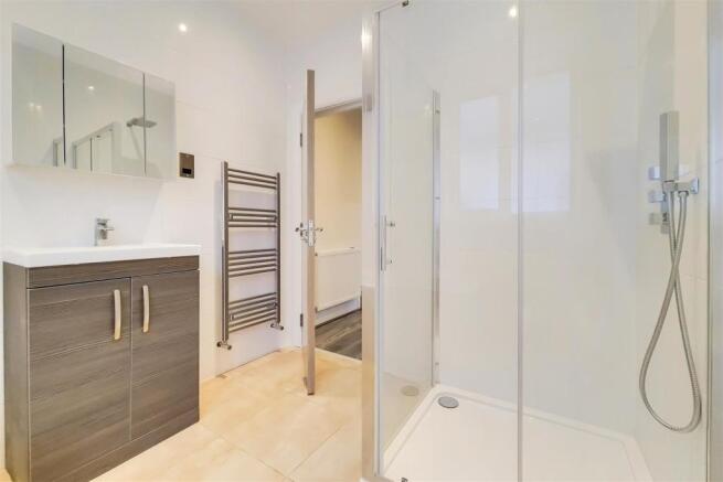20_Bathroom-0.jpg