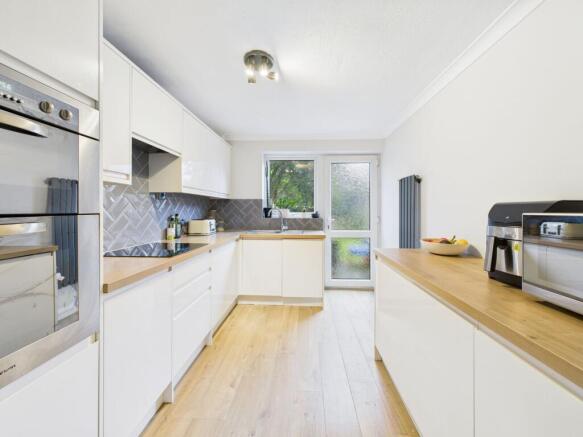 9 Blackthorn Close photo 4