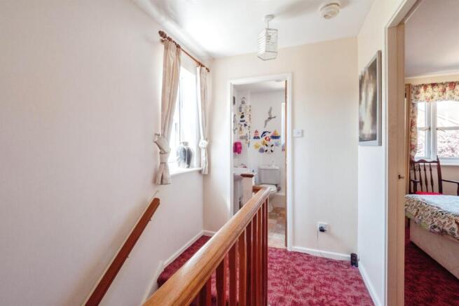 3 bed Semi-Detached for sale Image 7