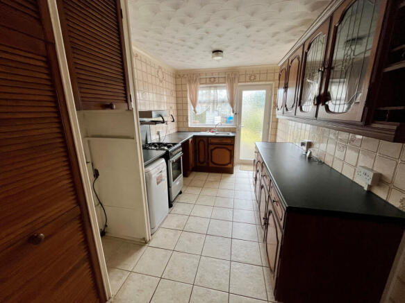 3 bed Semi-Detached for sale Image 10