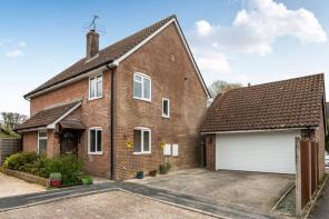 4, Spruce Close, Winchester SO21 3EG