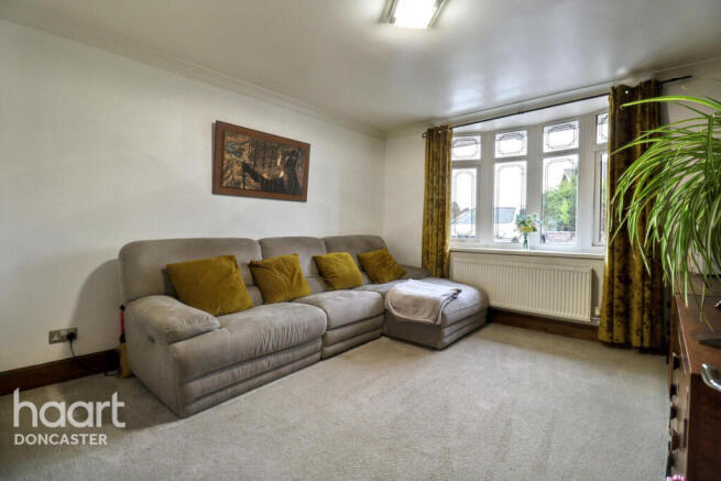 4 bed Semi-Detached for sale Image 5