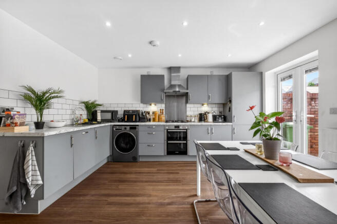 Kitchen Dining Room (2)