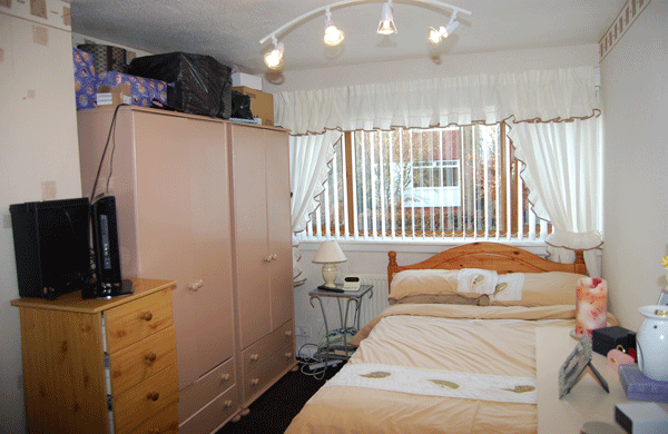 BEDROOM 2