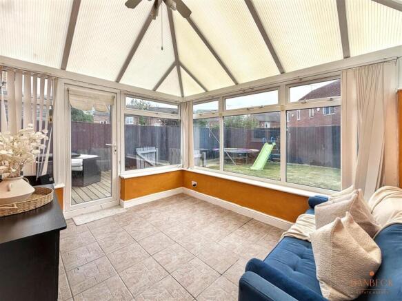 3 bed Semi-Detached for sale Image 9