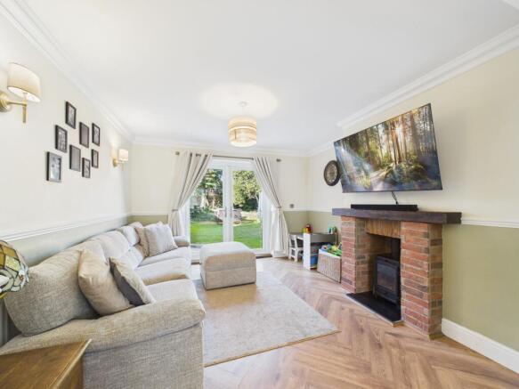 Hearsall Avenue, Stanford-Le-Hope, SS17 photo 2