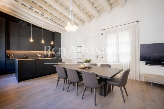 Excepcional-y-luminosa-vivienda-reformada-junto...