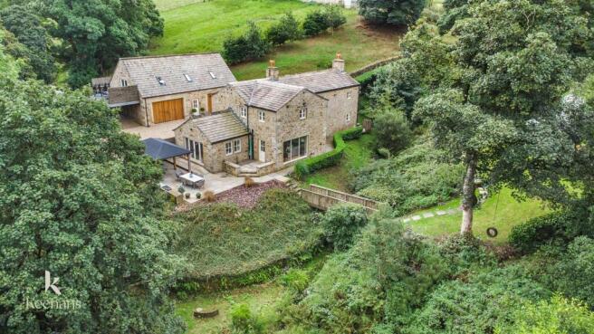 5 bed Detached for sale Image 4