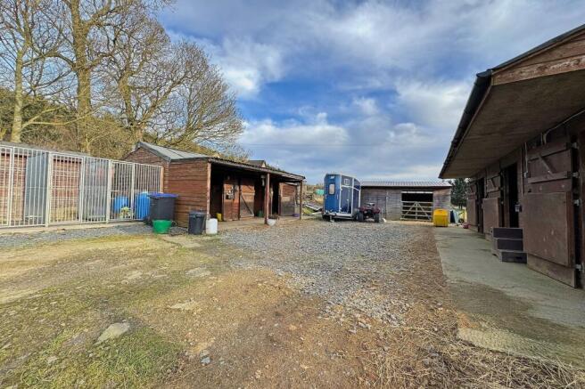 Stables & Kennels