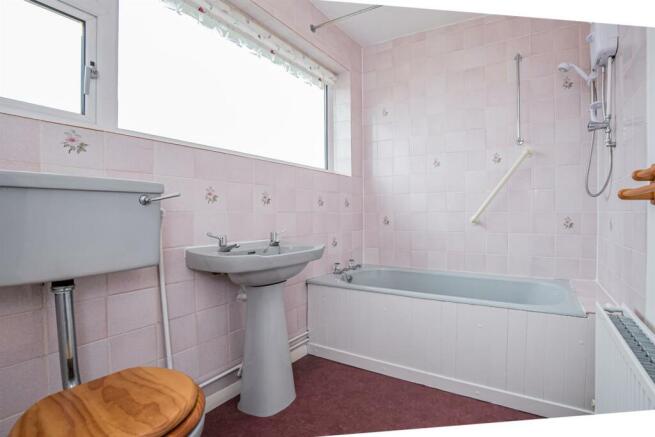 Bathroom.jpg