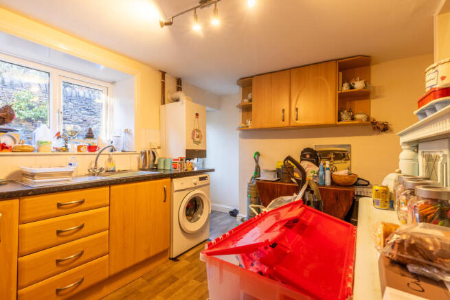 2 bed Terraced for sale Image 5