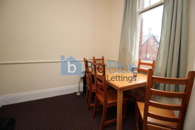 6 bed Flat to rent Image 5