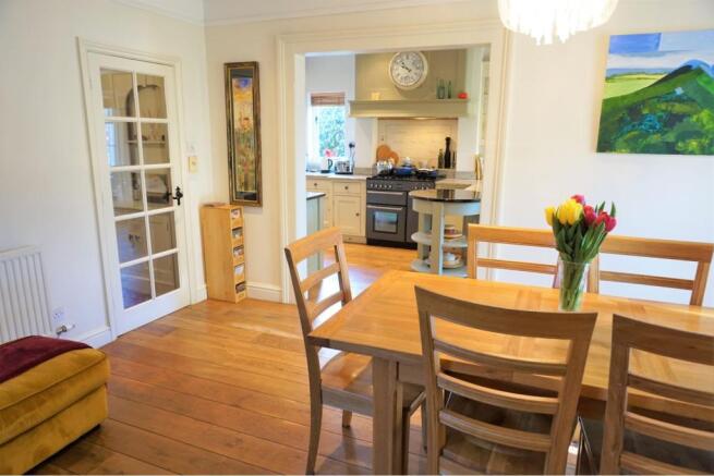Lounge/Dining Room