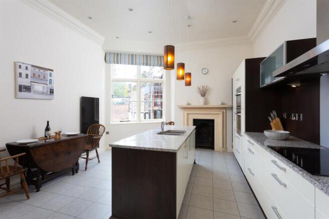 2 bed Terraced for sale Image 6