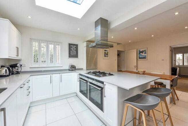 2 - kitchen.jpg