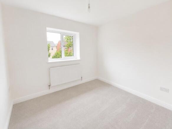 5 bed Semi-Detached for sale Image 8