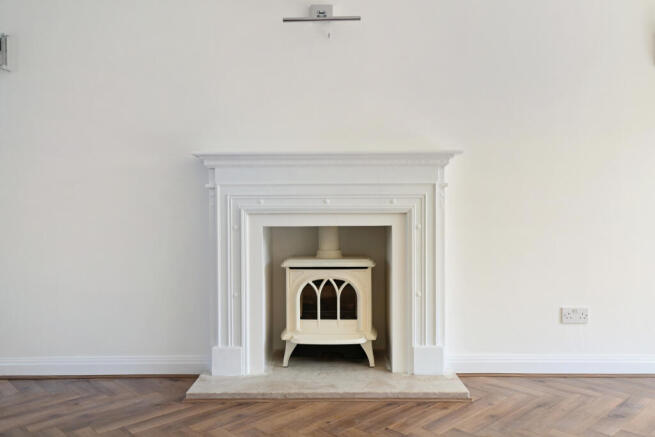 4 bed Detached to rent Image 4