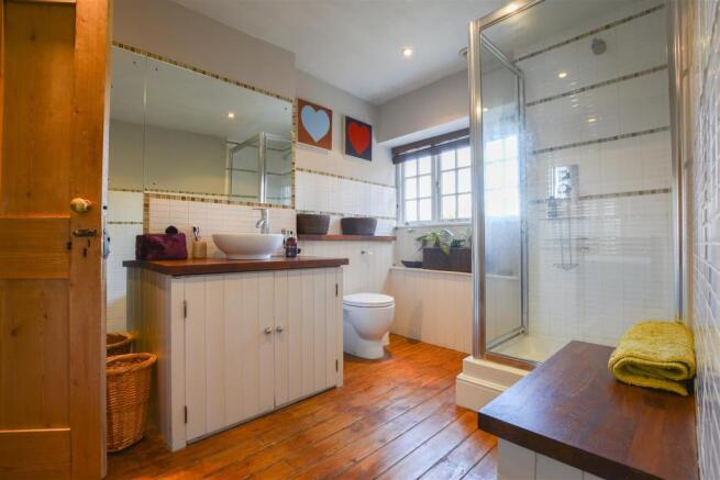 En Suite Bathroom