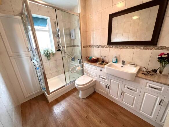 Shower Room.jpg