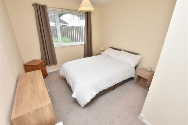 BEDROOM.JPG